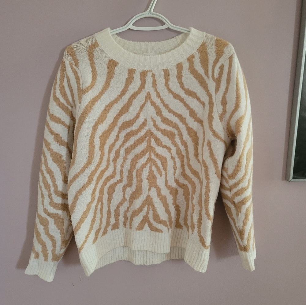 💙2/$8💙 Cleo Zebra Print Sweater